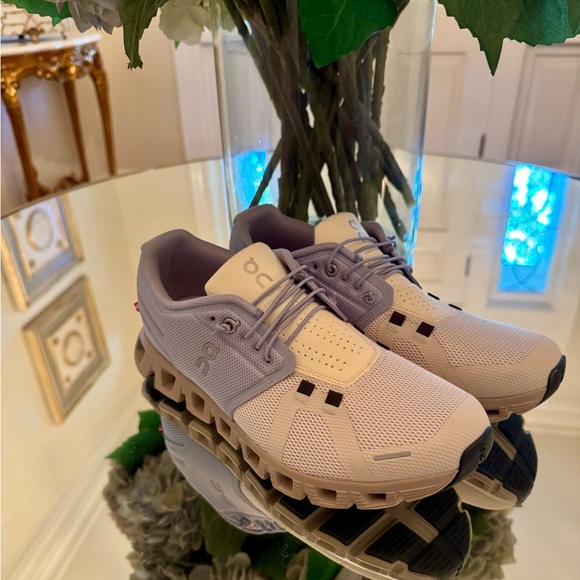 On Running Shoes - Periwinkle/Gray/White Sneakers OnRunning, Size 9